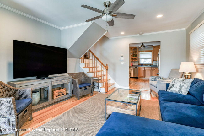 Photo - 6 1/2 Embury Ave