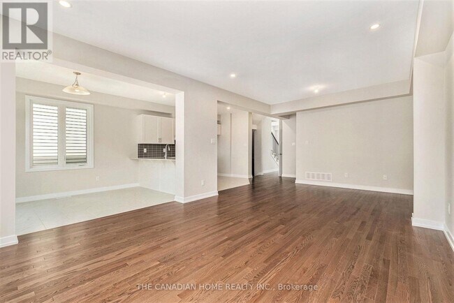 Photo - 73 Hackamore Cres