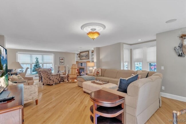 Photo - 29 Monroe St