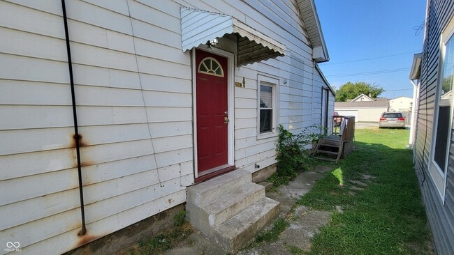 2002 1/2 Shelby St