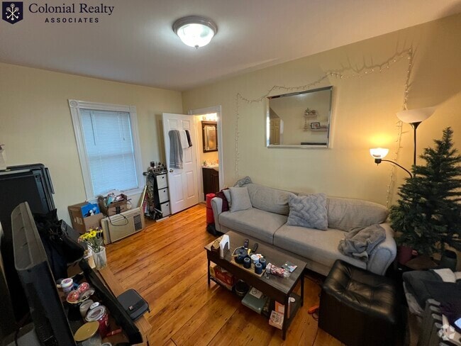 Building Photo - 6 White St Pl Unit R Rental