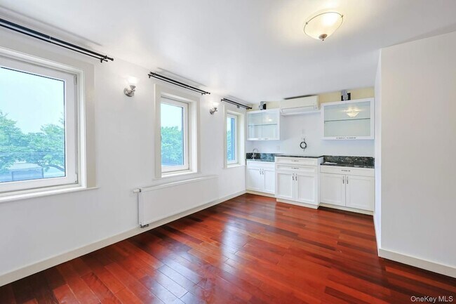 Building Photo - 21-63 23rd Street Unit 1 Rental