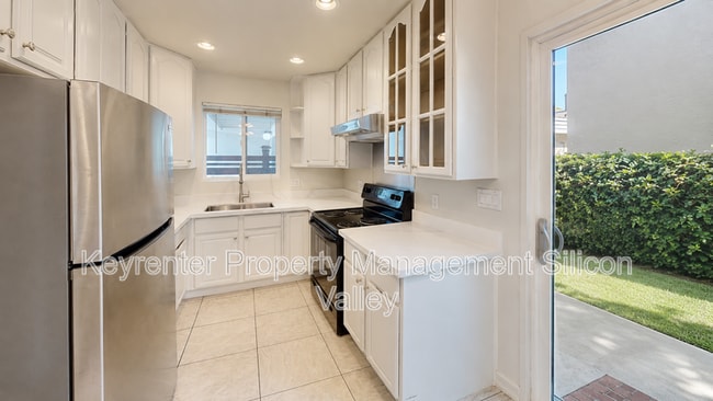 Photo - 923 Ravenscourt Ave Unit 1