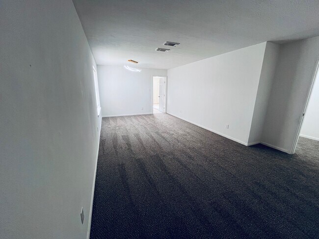 Photo - 2206 Laurel Oak Dr