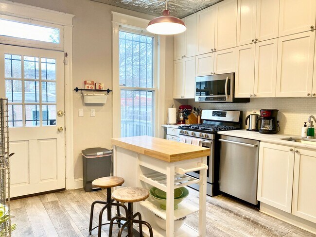 Photo - 1351 A St NE Unit 1351 A St, NE - Main