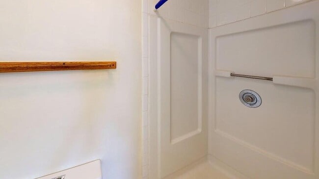 Building Photo - 319 Catherine St