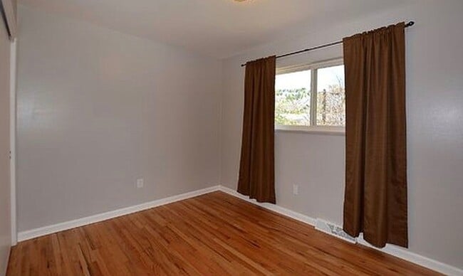 Photo - 325 N Roosevelt Ave