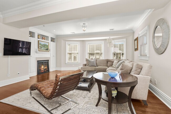 Photo - 250 Milbank Ave