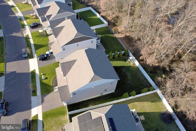 Building Photo - 65 Westmont Dr