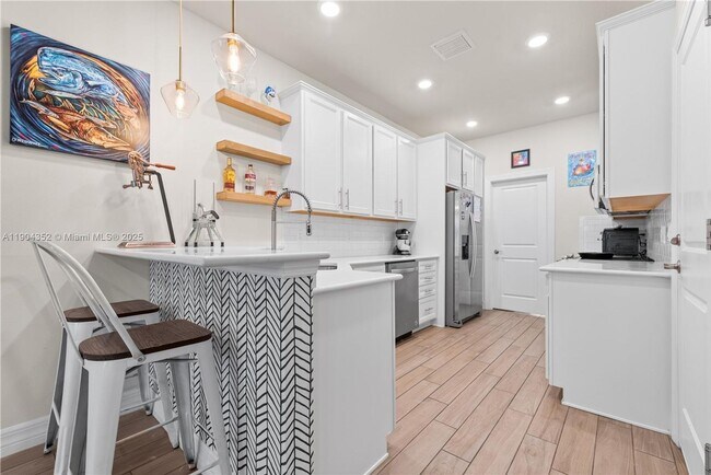 Photo - 1030 Eucalyptus Dr