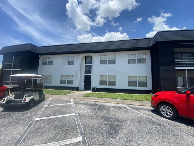 Building Photo - studio apartment Unit 22302 Vick St #112