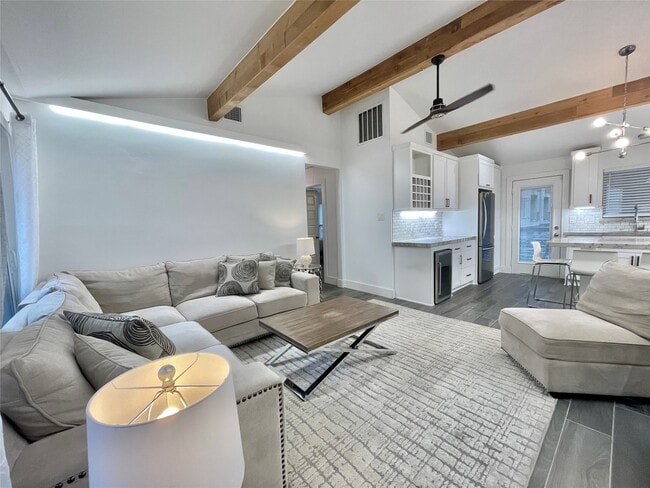 Building Photo - 1802 Arbor St Unit G3