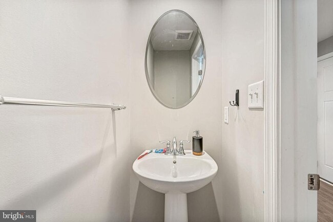 Photo - 205 Dalton Dr