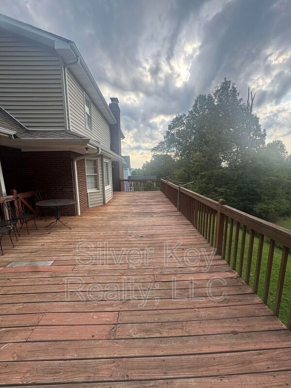 Photo - 1339 English Ln