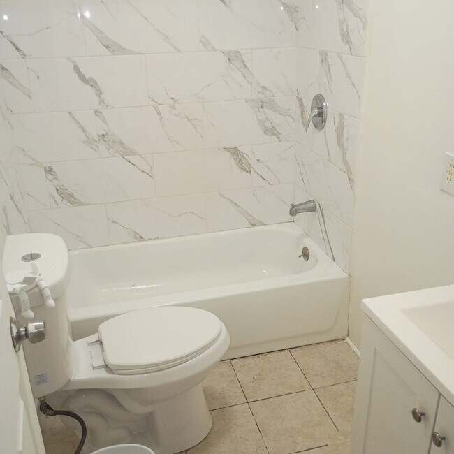 Photo - 121 Norwood St Unit 1