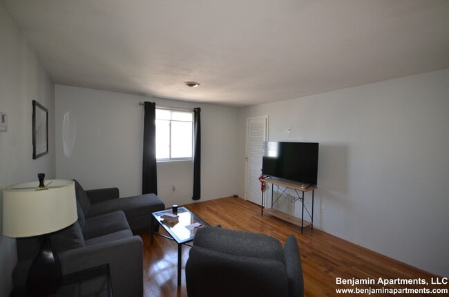 Photo - 385 Dorchester St Unidad C8