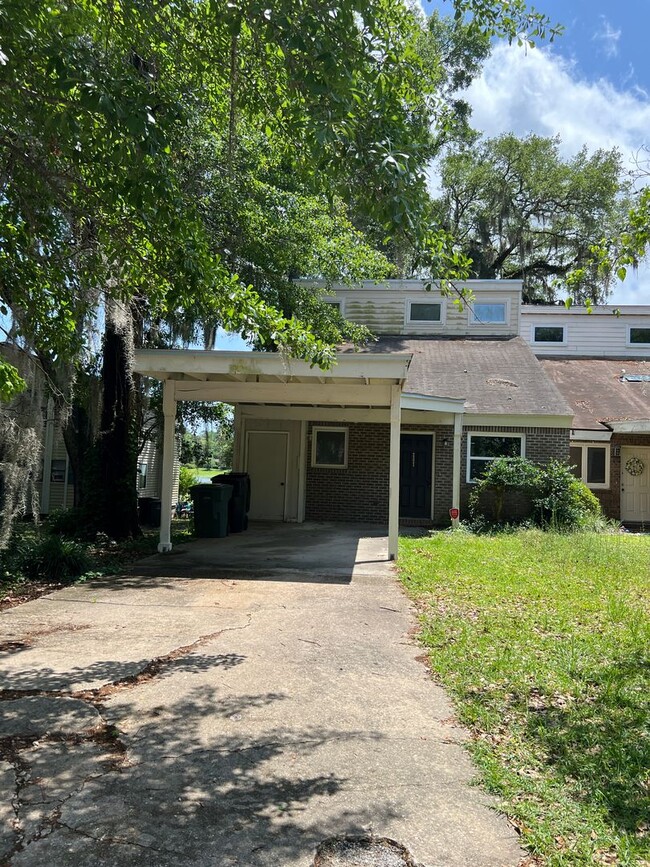 3 bed/ 2 bath LAKE VIEW IN KILLEARN ESTATES! - 3 bed/ 2 bath LAKE VIEW IN KILLEARN ESTATES! Casa