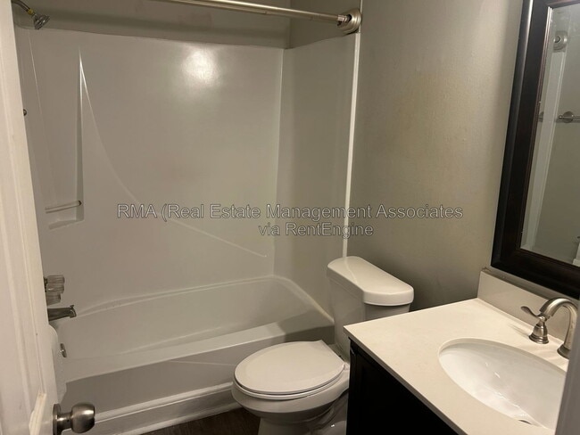 Photo - 252 N McDonough Rd
