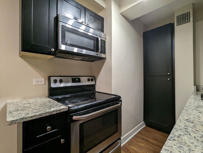 Photo - 4180 N Marine Dr Unidad Apartment 1206