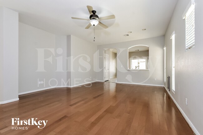 Photo - 9703 Mt Kenyon St