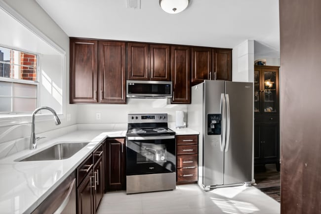 Photo - 405 Westminster Ln