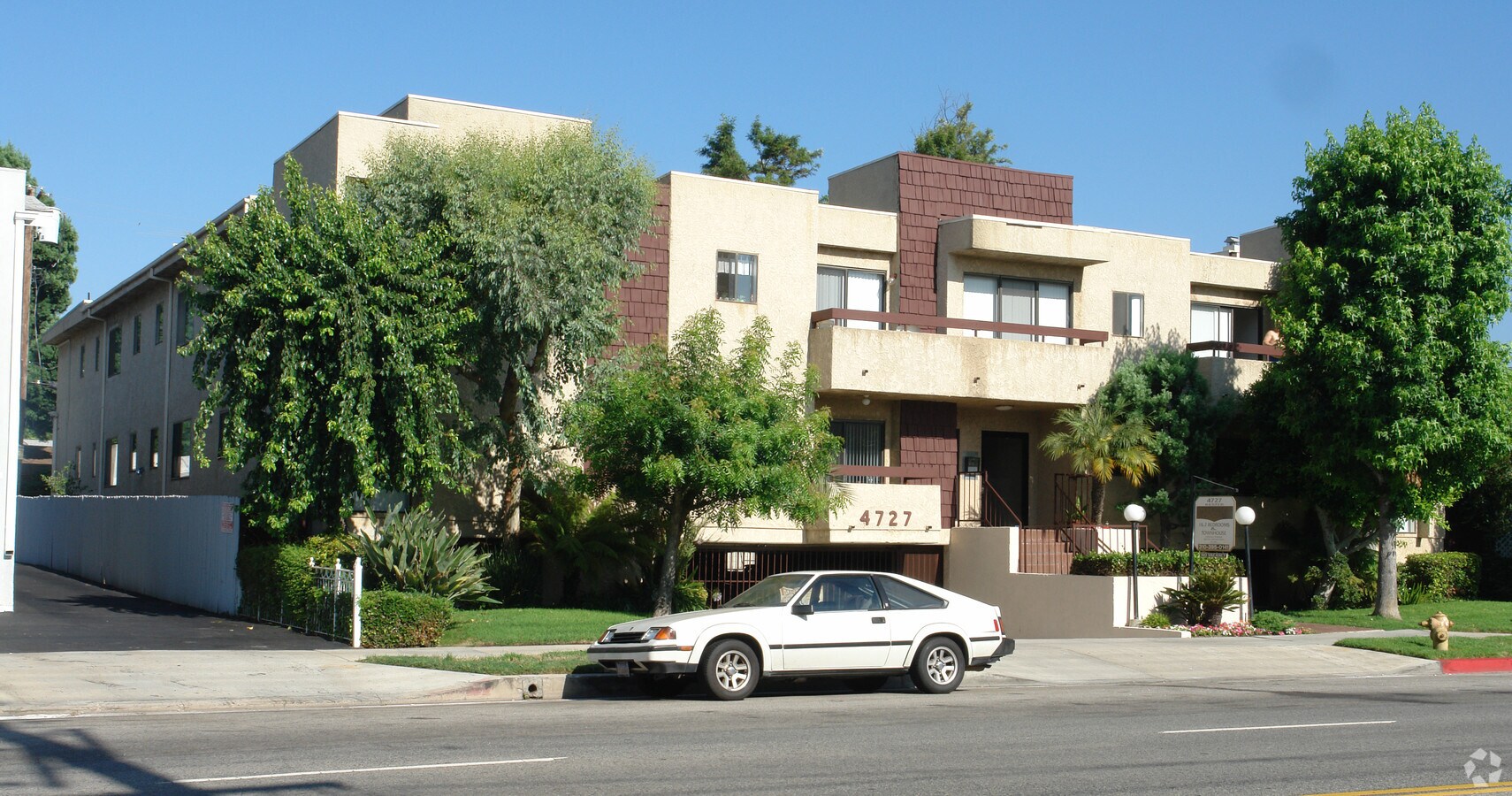 Photo - 4727 Kester Ave Apartments