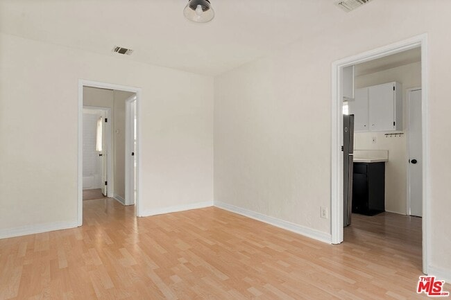 3104 Silver Lake Blvd