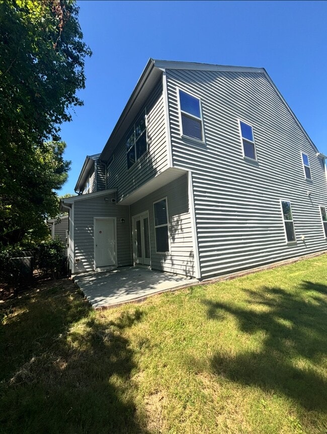 Photo - 102 Harvest Oaks Ln