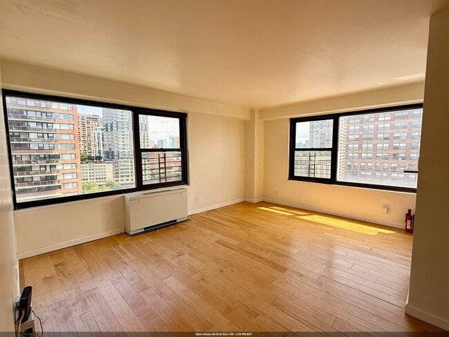 Building Photo - 135 Montgomery St Rental