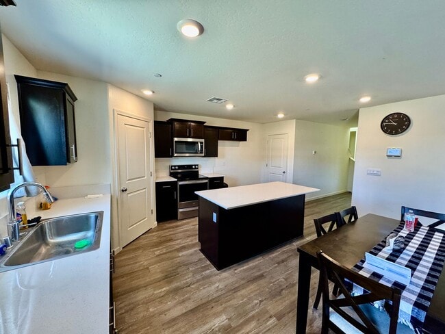 Photo - 2096 Coulter Ln