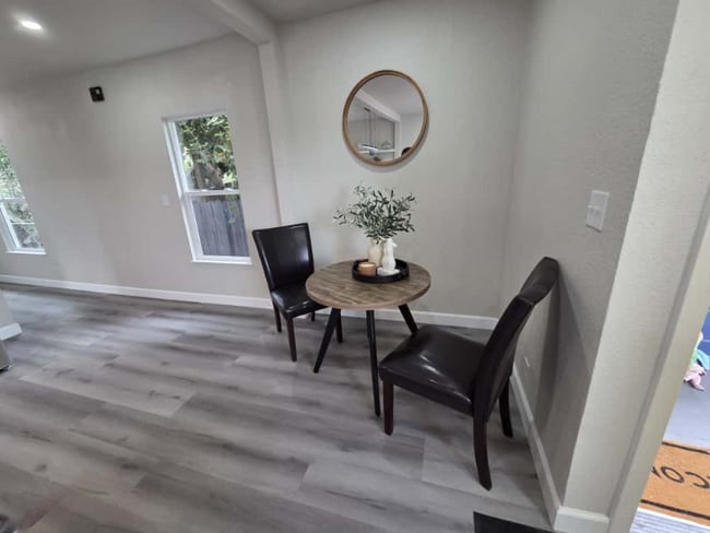 Building Photo - 1245 90th Ave