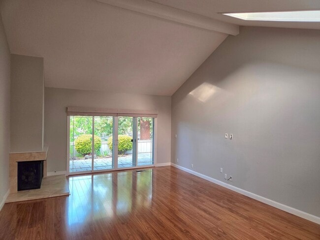 Photo - Spacious 3 bedroom 2 bath townhome for rent in Crow Canyon Country Club