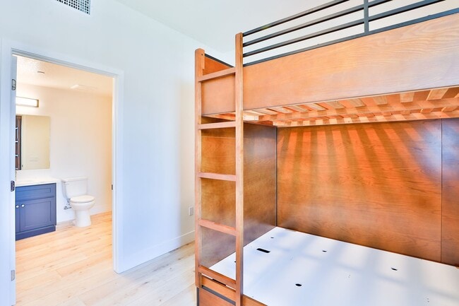 Draco Apartments