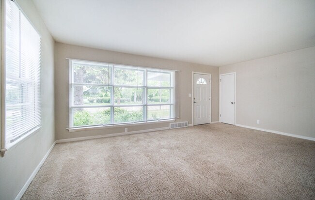 Photo - 2464 W Lawn Ave