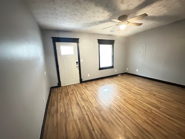 Photo - 268 E Loudon Ave Unit 1