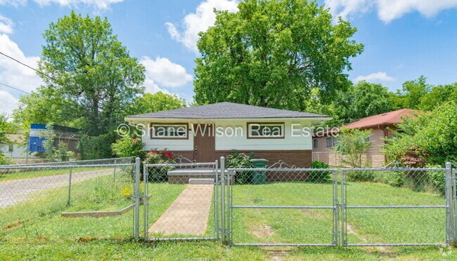 Building Photo - 2110 Appling St Rental
