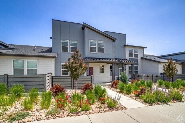Building Photo - Spacious 4BR Townhome in Denver