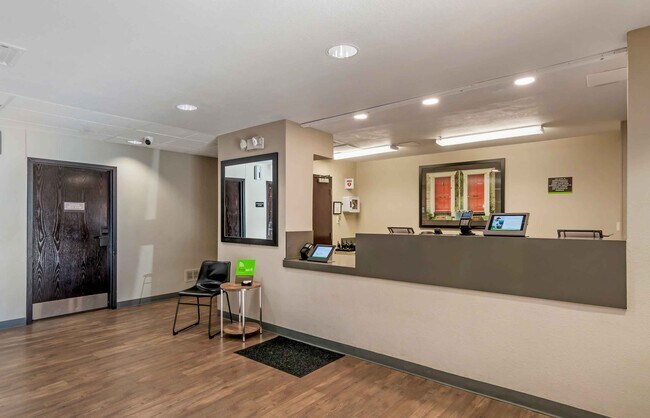 Furnished Studio-Kansas City - Overland Park - Quivira Rd.