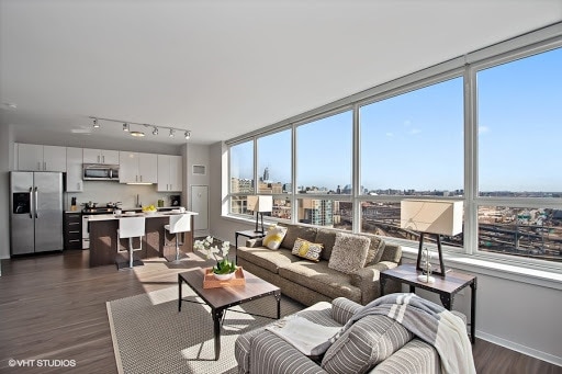 Photo - 800 W Adams St Condo Unit 2406