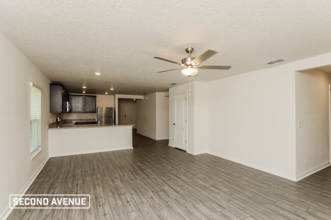 Photo - 3399 Lakeland Ave