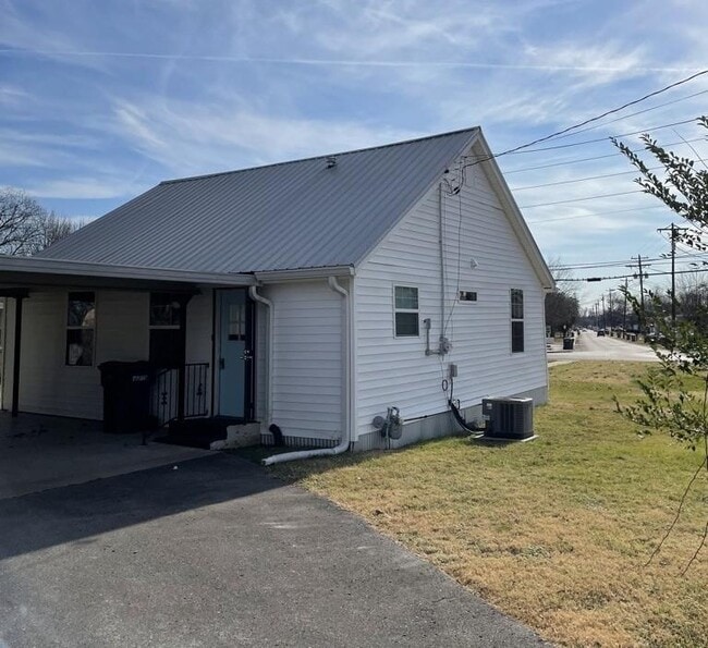 Photo - 313 Coles Ferry Pike