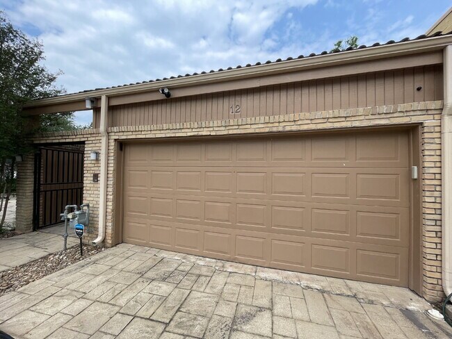 Photo - Live in the city of Panorama Village & enjoy all it has to offer: 27-hole golf course, 3 city par...