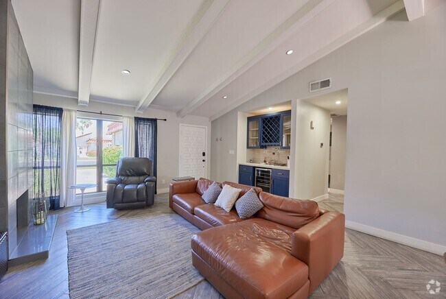 Building Photo - Fully Furnished Villa in Gated Paradise Va... Rental