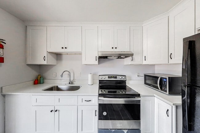 Photo - 4083 Sweetbriar Ln