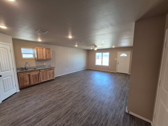 Photo - Spacious 3 bedroom home