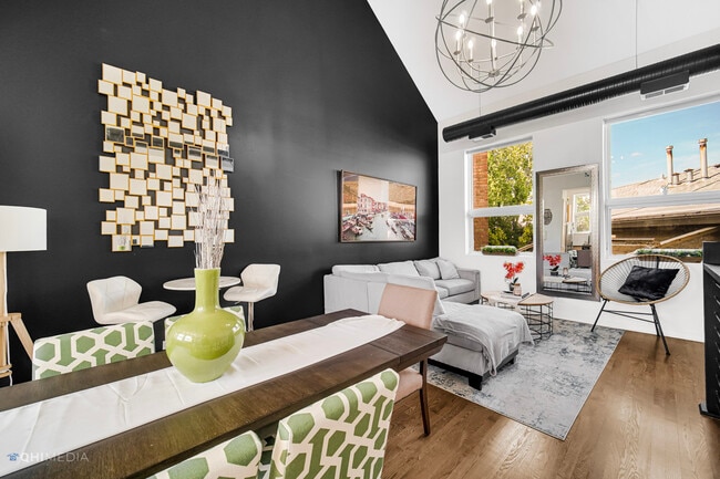 Photo - 2828 N Talman Ave Unit Q