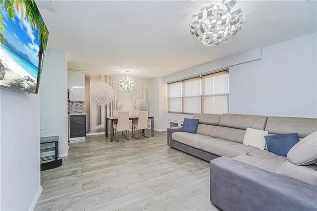 Photo - 458 Neptune Ave