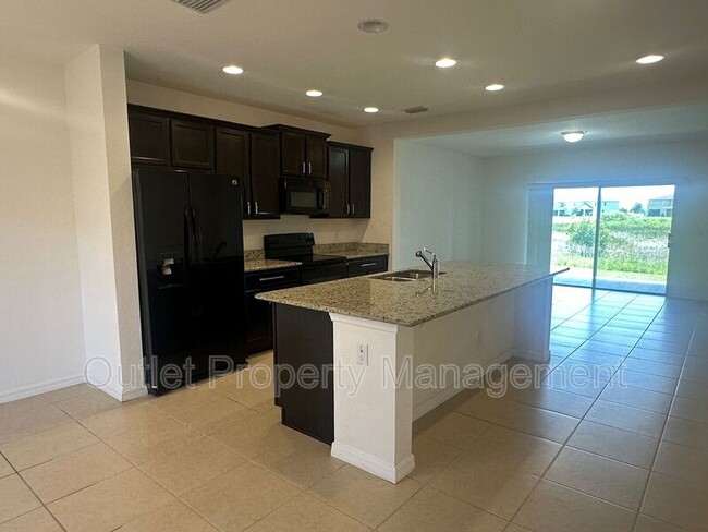 Photo - 238 Annabelle Way