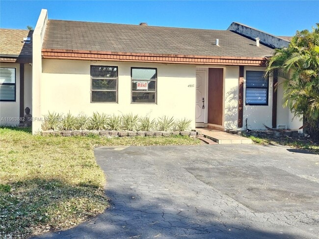 Photo - 4907 SW 137th Ct