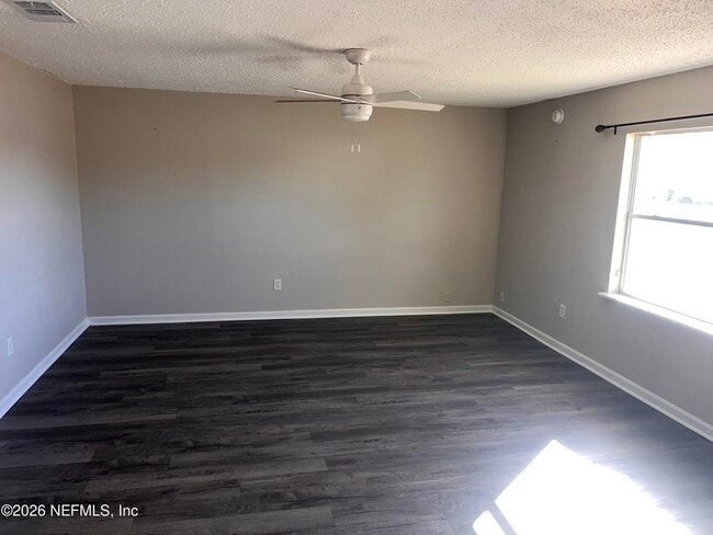 Photo - 10901 Hardwick Ln